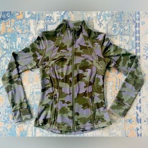 LULULEMON ATHLETICA -WOMENS- Define Jacket
Luon Size 8